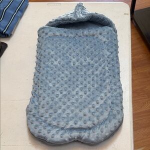 Cozy Blue Textured Baby Blanket with zipper never used